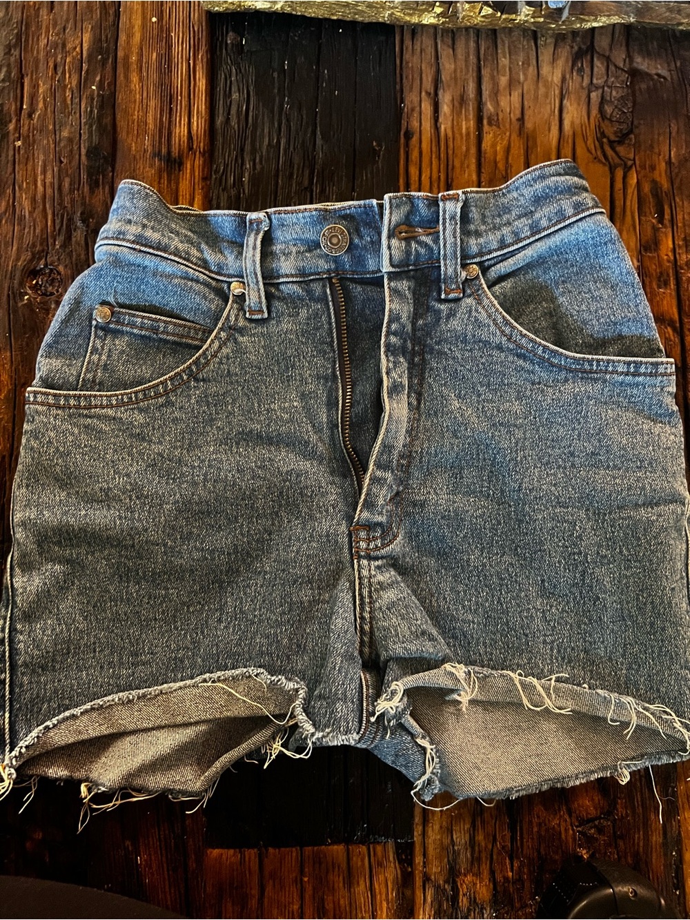 Vintage High-Waisted Distressed Denim Cutoff Shorts - Blue